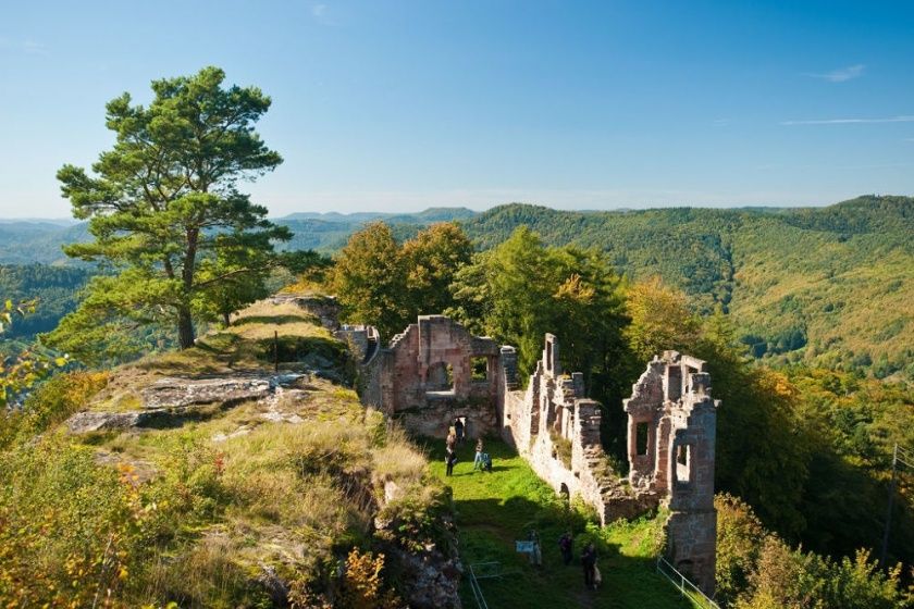 Ramberger Burgen Neuscharfeneck, Ramburg und Meistersel