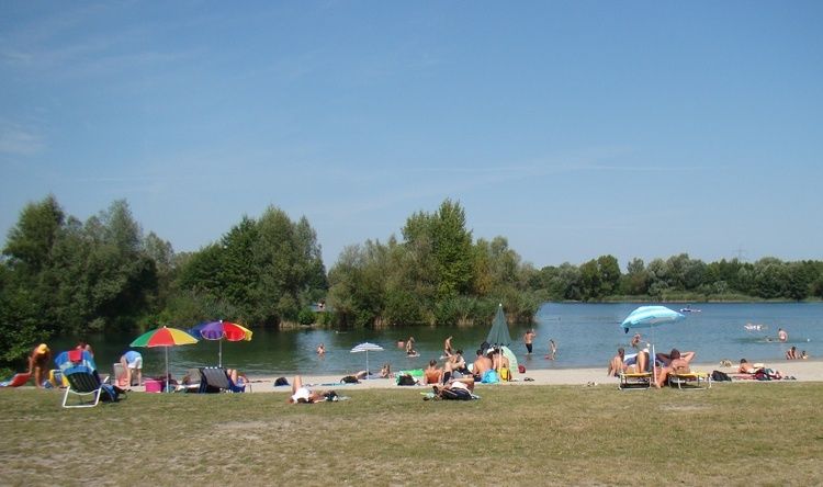 Baggersee Jockgrim im Naherholungsgebiet Johanneswiesen