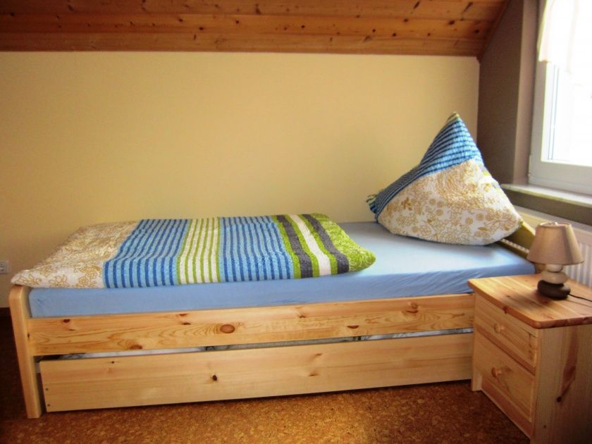 Schlafzimmer 3: Einzelbett 0,9 m x 2 m.