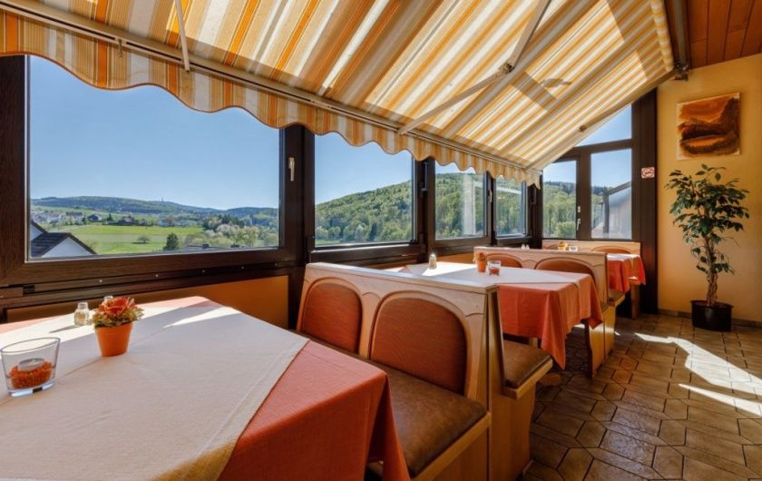 Restaurant-Cafe-Pension Zum Feldbergblick