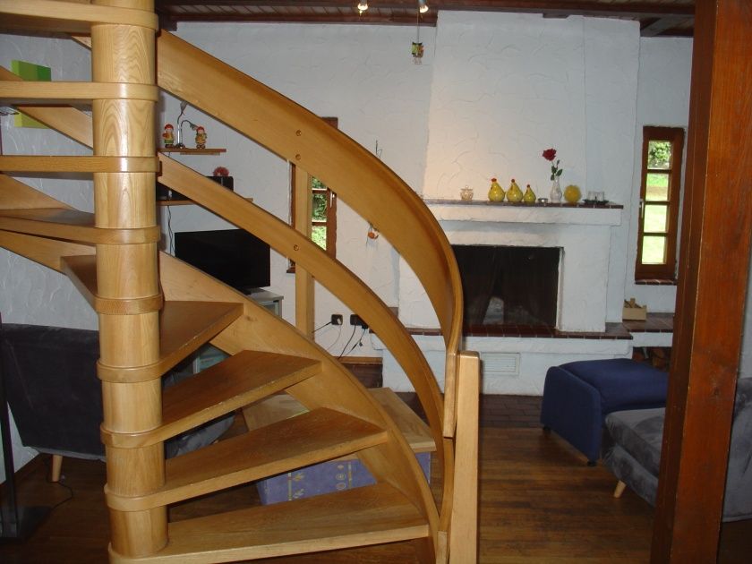 Treppe mit Kaminzimmer