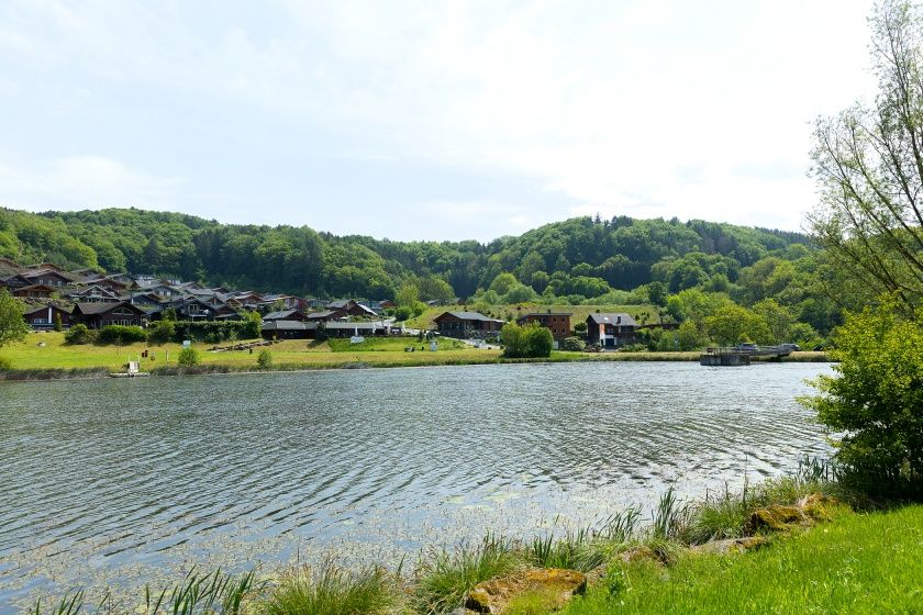 5 Sterne Ferienhaus Tommy am idyllischen Waldsee Rieden