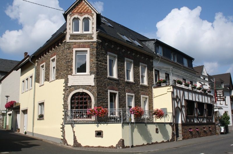 Gasthaus-Pension Könen direkt am Moselufer