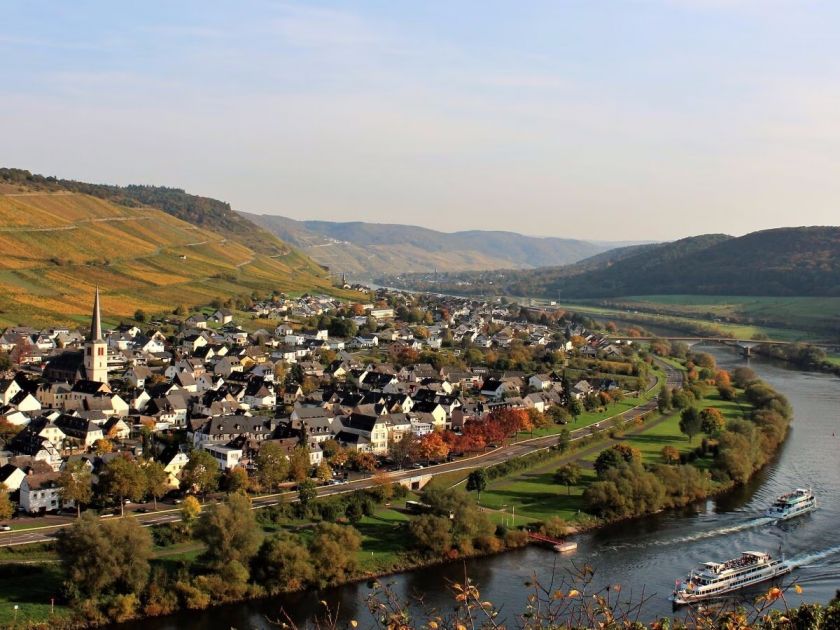 Sicht auf Zeltingen-Rachtig