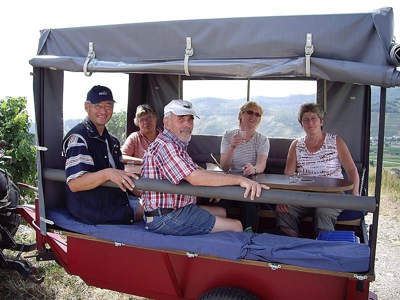 Während einer Planwagenfahrt, die wir gerne für Sie organisieren, erhalten Sie einen Eindruck von unserer schönen Landschaft